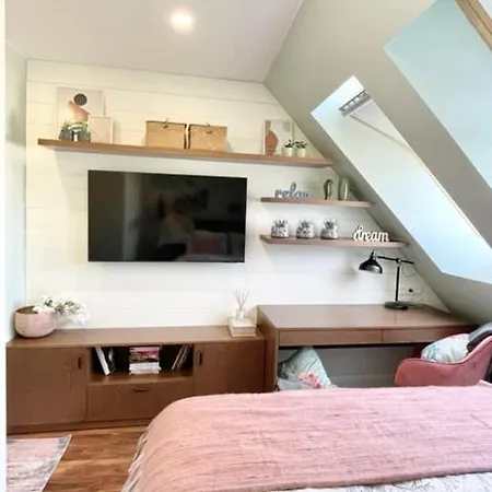 Executive 2 Bedroom + Parking *