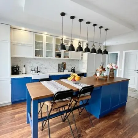 Executive 2 Bedroom + Parking