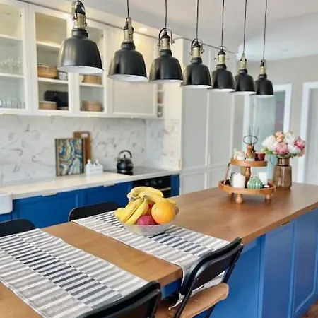 Executive 2 Bedroom + Parking * Sofya