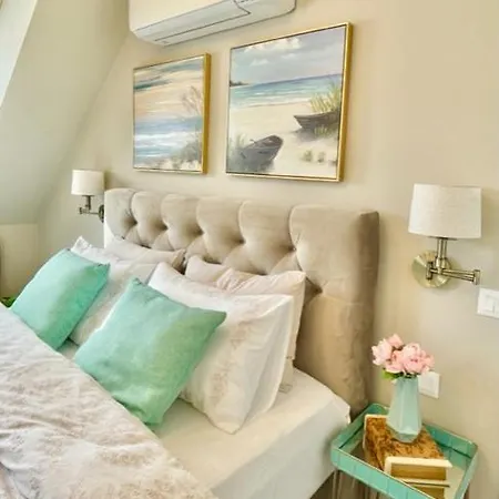 Executive 2 Bedroom + Parking *